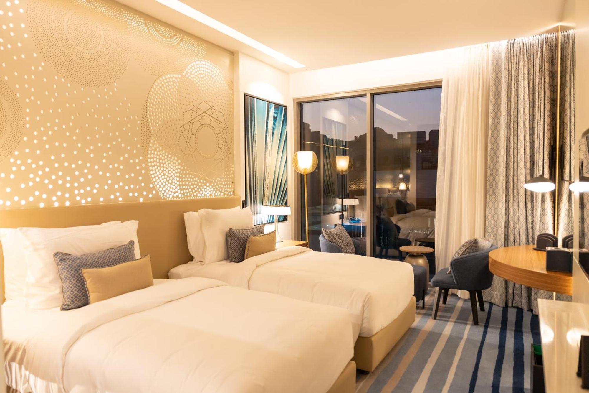 Tumbi West Palm Beach Hotel Dubai,Tapestry Collection Hilton Exteriör bild