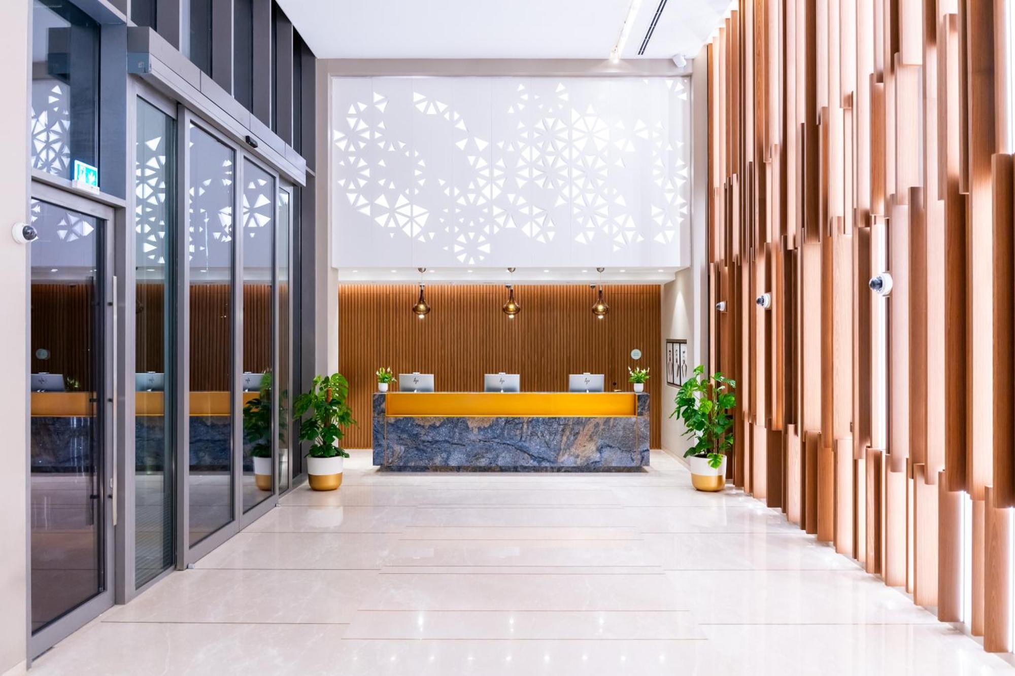 Tumbi West Palm Beach Hotel Dubai,Tapestry Collection Hilton Exteriör bild