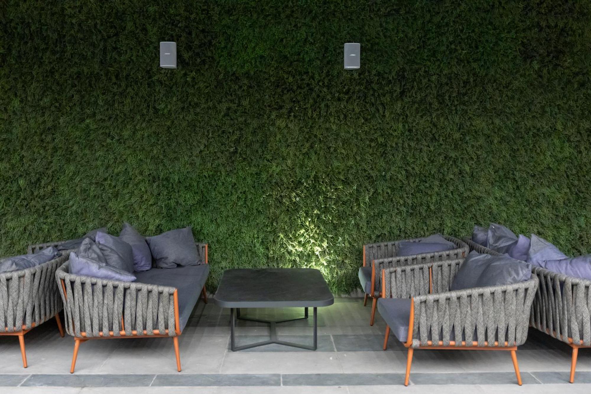 Tumbi West Palm Beach Hotel Dubai,Tapestry Collection Hilton Exteriör bild