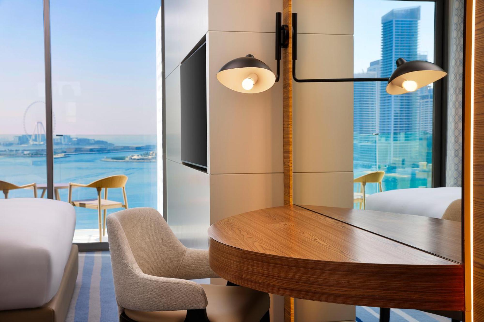 Tumbi West Palm Beach Hotel Dubai,Tapestry Collection Hilton Exteriör bild