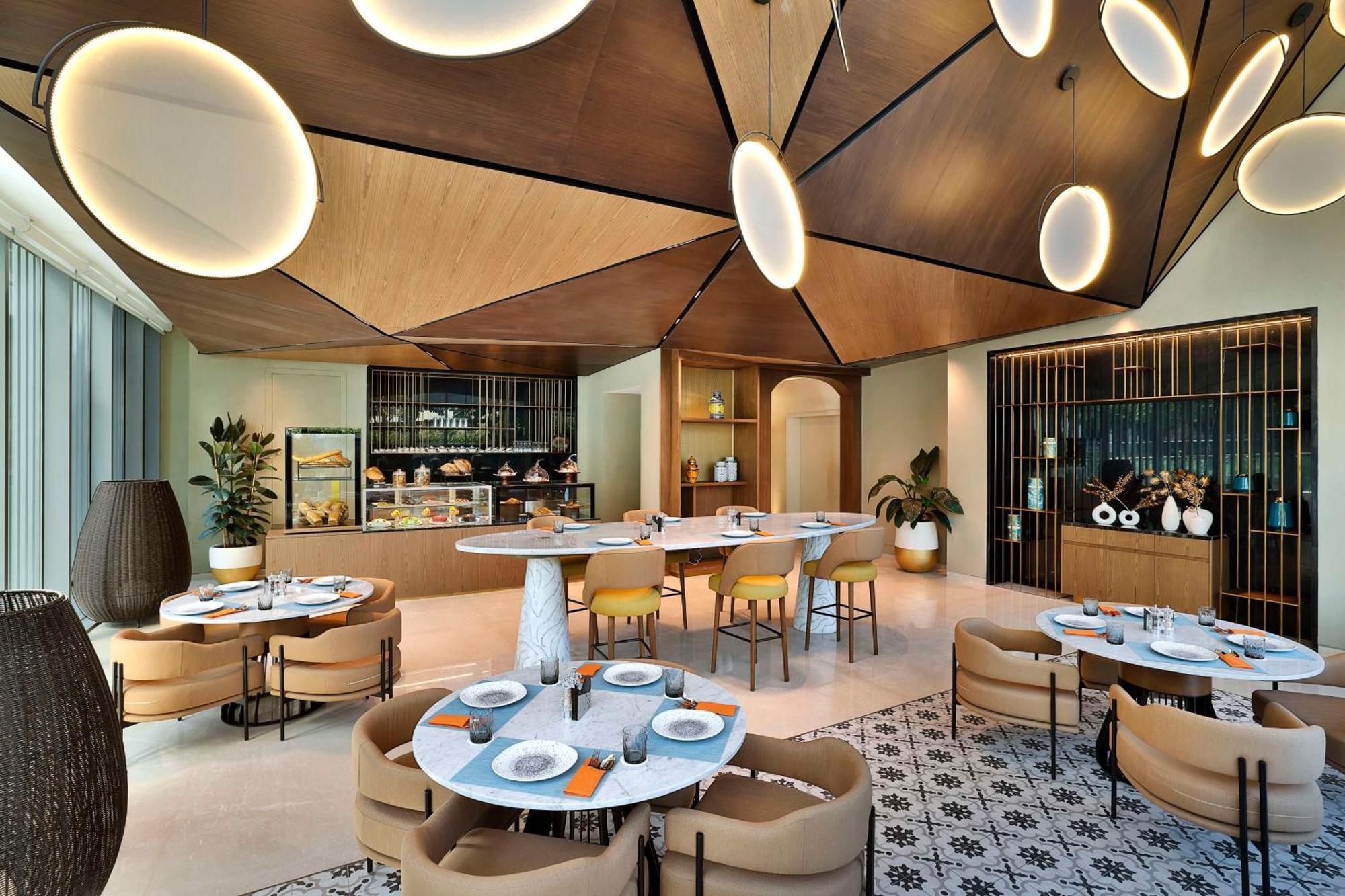 Tumbi West Palm Beach Hotel Dubai,Tapestry Collection Hilton Exteriör bild
