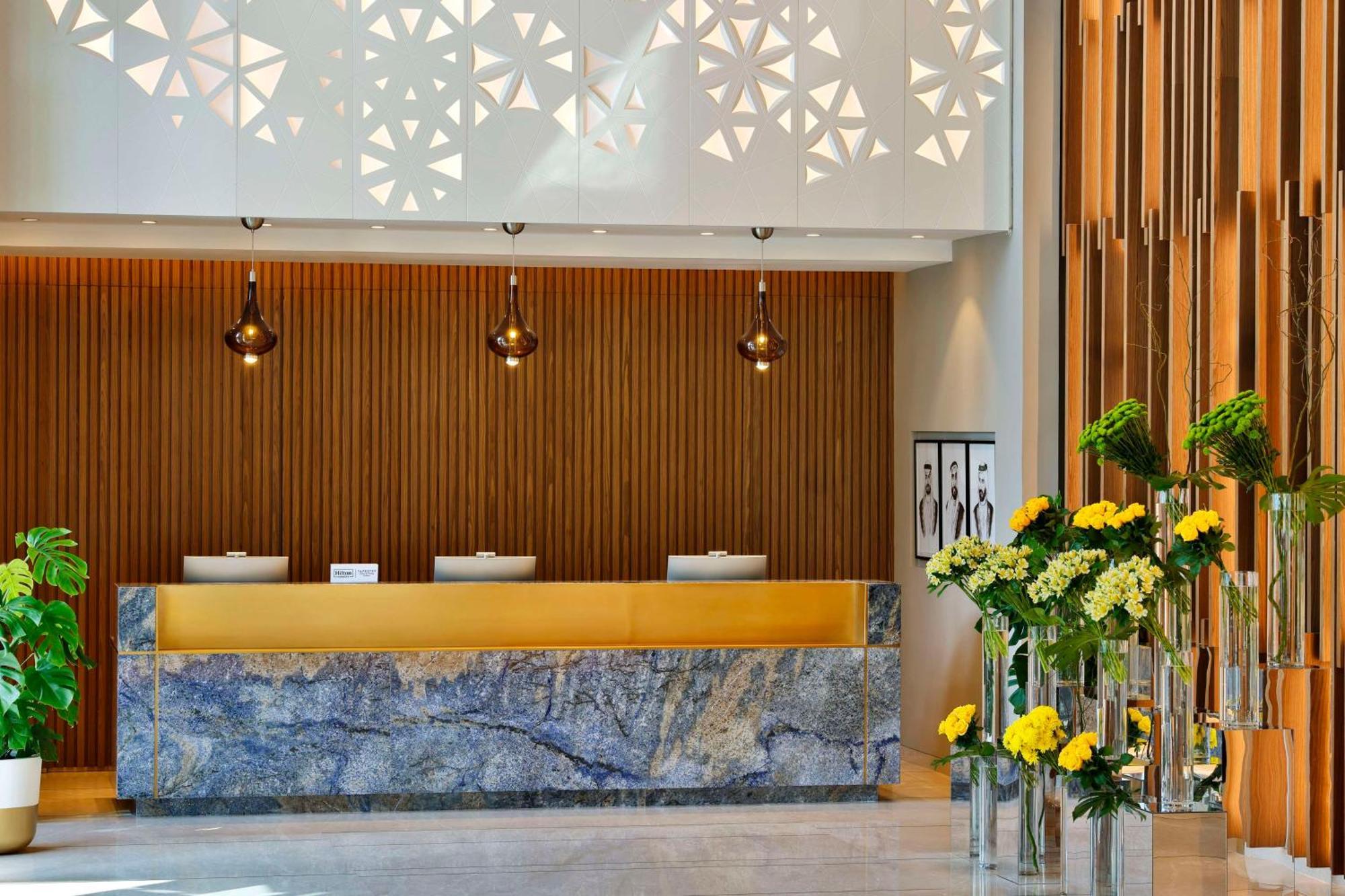 Tumbi West Palm Beach Hotel Dubai,Tapestry Collection Hilton Exteriör bild